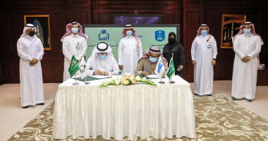 مشاركة كلية علوم الحاسب والمعلومات بفعالية سرطان الثدي