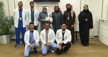 وكيل الجامعة للدراسات العليا والبحث العلمي يستقبل فريق حملة جنف 9