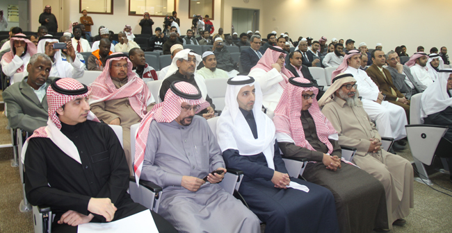 صورة للحضور في مقر الإحتفال باليوم العالمي للغة العربية