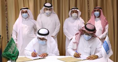 معالي رئيس الجامعة يوقع مع جامعةا الطائف اتفاقية تعاون في مجال الدراسات العليا