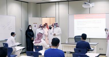 معالي رئيس الجامعة يتفقد كلية التمريض