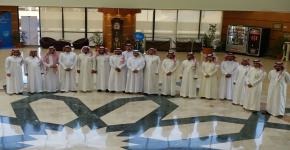 وفد من برنامج ضباط القوات البرية يزور المكتبة المركزية
