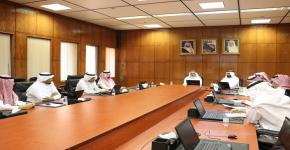 وكيل الجامعة للتخطيط والتطوير يناقش الاعتماد الأكاديمي والهيكلة بمجلس كلية الحقوق والعلوم السياسية