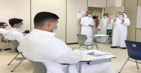وكيل الجامعة للدراسات العليا والبحث العلمي يتفقد كلية إدارة الأعمال