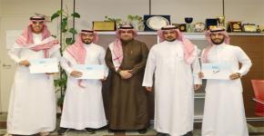 جائزة قائمة العميد للتفوق الدراسي لخمسة طلاب من علوم الرياضة والنشاط البدني