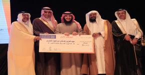 الطالب الموهوب عبدالعزيز الشمري يفوز بالمركز الأول لجائزة الشباب ١٠١ طموح