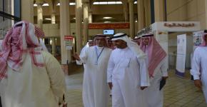 زيارة د. عبد العزيز العثمان لكلية السياحة والآثار
