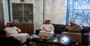 مدير البرنامج السعودي لقياس وإدارة الطاقة المتجددة في زيارة المركز