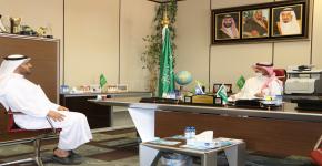 عميد كلية علوم الرياضة والنشاط البدني يستقبل المشرف على مركز التدريب وخدمة المجتمع في جامعة الملك سعود