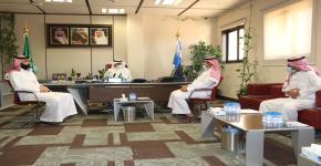 عميد الكلية يستقبل المستشار والمتخصص في الاستثمار والتسويق الرياضي أ.خالد الربيعان