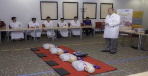 الأولى المشتركة تدرب 35 طالباً متفوقاً على الانعاش القلبي