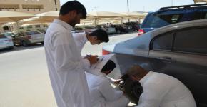 طلاب السنة الأولى المشتركة  يدشنون حملة " السلامة أولاً " احتفاءاً بأسبوع المرور الخليجي 