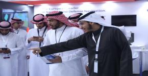 حضور ومشاركة طلبة البرنامج لمعرض الدفاع العالمي