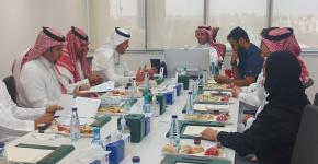 وفد كلية الأمير سلطان بن عبدالعزيز للخدمات الطبية الطارئة يزور مقر هيئة الهلال الأحمر السعودي