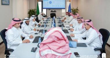 نائب رئيس الجامعة للشؤون التعليمية والأكاديمية   يترأس اجتماع اللجنة الدائمة للمنح
