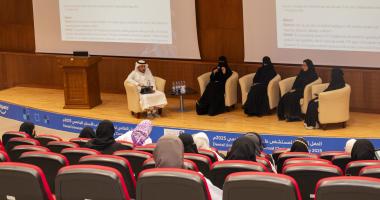 كلية طب الأسنان تقيم جلسة حوارية بعنوان " الفرص والتحديات في أبحاث الذكاء الاصطناعي في طب الأسنان"