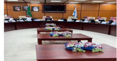 مجلس الدراسات العليا يعقد الجلسة الأولى للعام الدراسي 1448هـ
