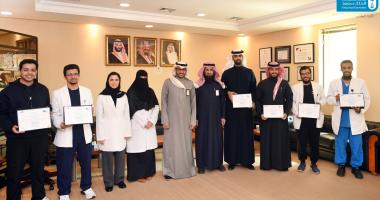 عميد كلية الطب يكرّم الفائزين بـ(قائمة العميد) للعام الأكاديمي 2025/2026م