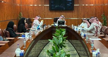 نائب رئيس الجامعة للمشاريع رئيس اللجنة الدائمة للإسكان يترأس الاجتماع الخامس للجنة الدائمة للإسكان