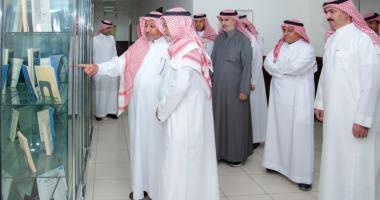 نائب رئيس الجامعة للشؤون التعليمية والأكاديمية يزور دار جامعة الملك سعود للنشر