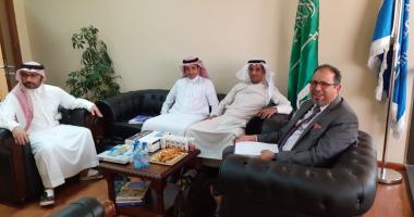 وفد من الجامعة الإسلامية بالمدينة المنورة يزور إدارة الإحصاء والمعلومات