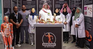 عميد كلية الطب يزور جناحيّ الكلية المشاركيَن في المؤتمر والمعرض الدولي السادس لعلوم الرياضة والنشاط…