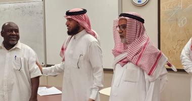 نائب رئيس الجامعة للشؤون التعليمية والأكاديمية في زيارة تفقدية لمتابعة سير الاختبارات