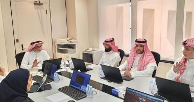 نائب رئيس الجامعة للشؤون التعليمية والأكاديمية يترأس اجتماع الجلسة الأولى للجنة دراسة اللائحة المالية لكلية الدراسات التطبيقية للعام 1447هـ