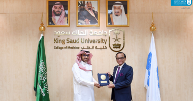 في زيارة رسمية سفير جمهورية سريلانكا يزور كلية الطب في الجامعة