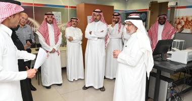 نائب رئيس الجامعة للدراسات العليا والبحث العلمي يزور معهد الملك عبدالله لتقنية النانو