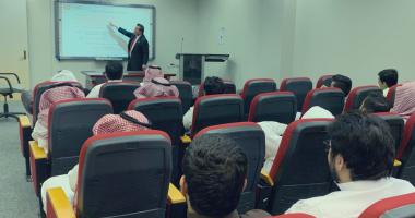  نادي الكيمياء يُنظم دورة بعنوان " إنتاج الطاقة المتجددة المستدامة"
