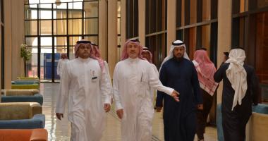 نائب رئيس الجامعة للتخطيط والتطوير يزور كلية التربية