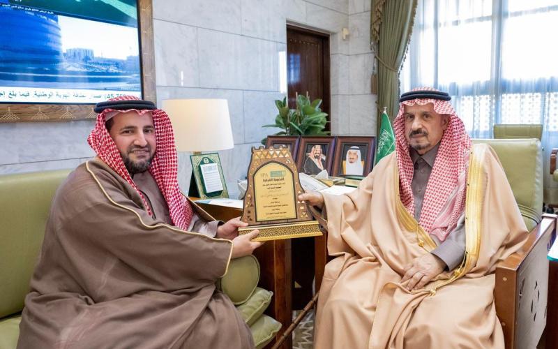 سمو أمير منطقة الرياض يستقبل رئيس الجمعية السعودية للعلاج الطبيعي