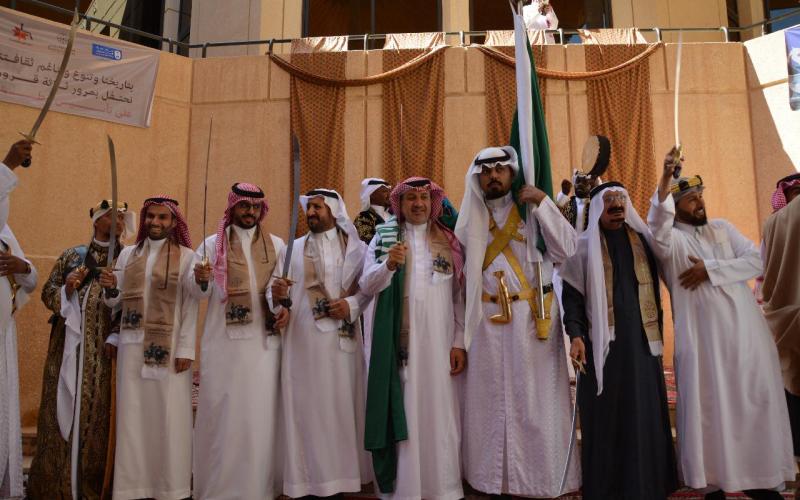 اداء العرضة السعودية كلية التربية